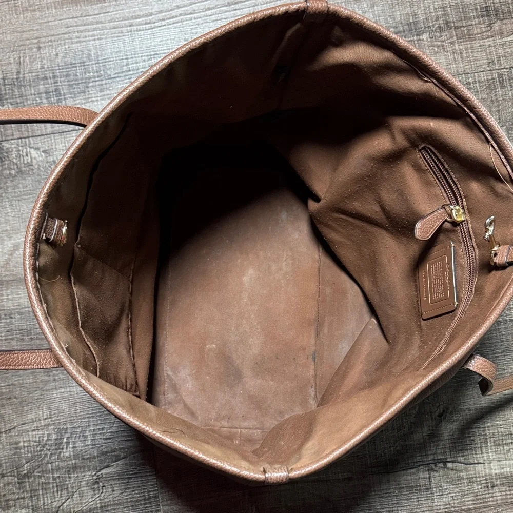 Coach Brown Large Crossgrain Street Tote bag. - Picture 9 of 14